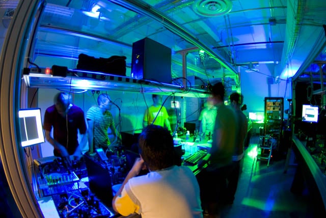 Students working in the Quantum Optics and Quantum Information laboratory