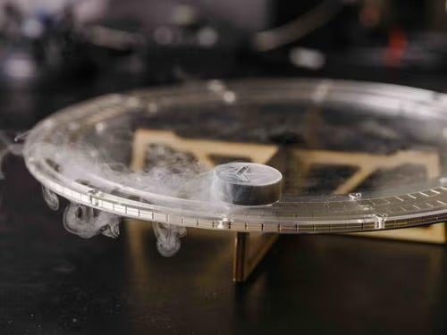 superconducting_train