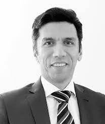 Headshot of Vahid Niasar