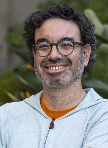 Hector Ramirez Estay headshot