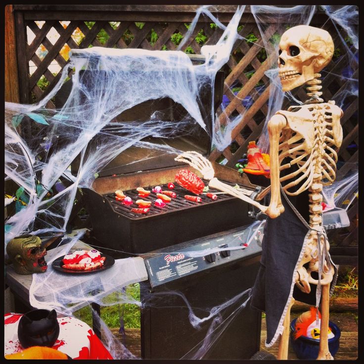 halloween skeleton barbequeing
