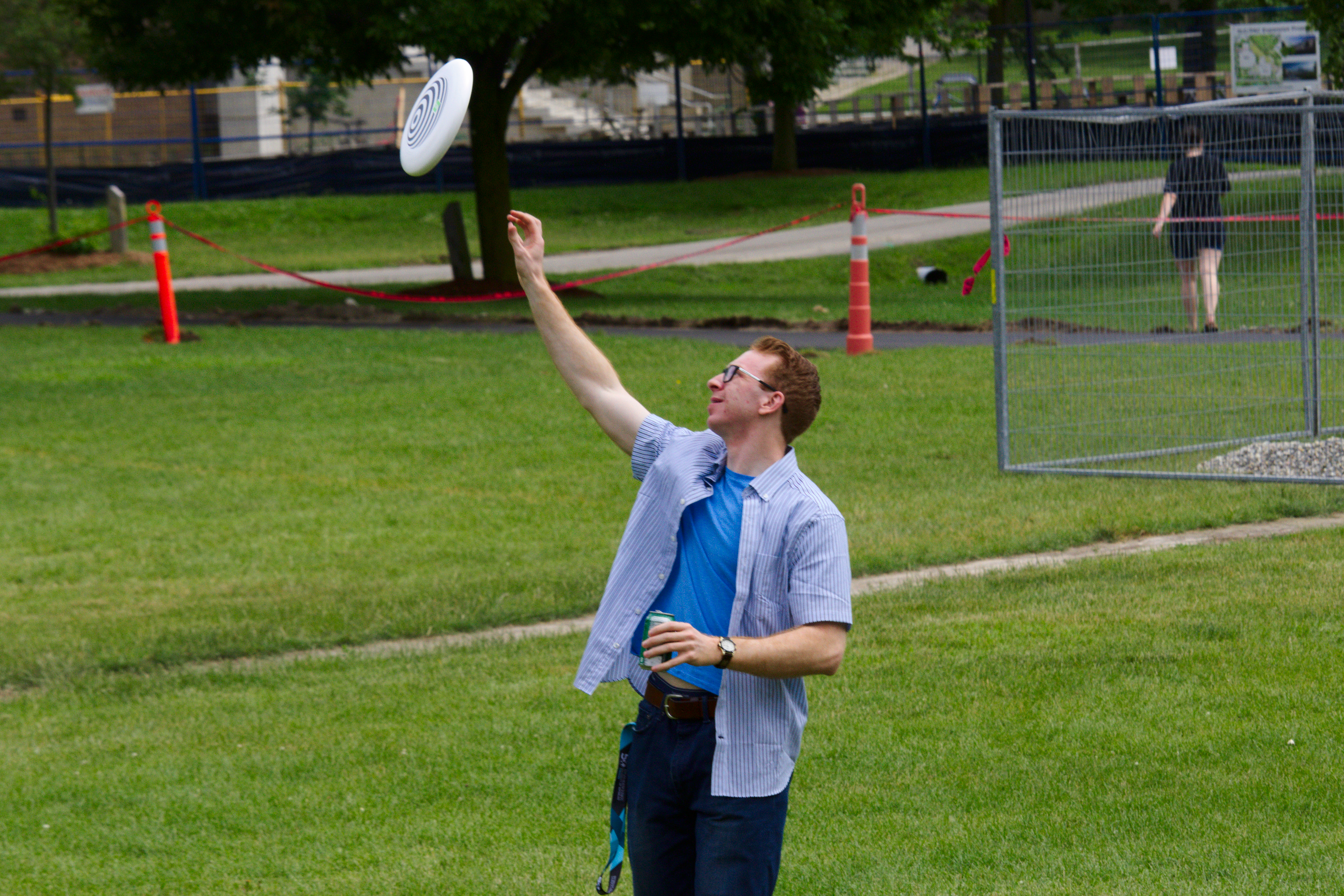 catching frisbee