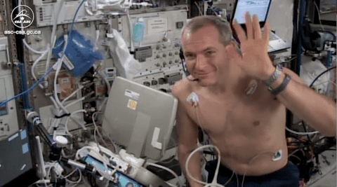 David Saint-Jacques waving from the ISS