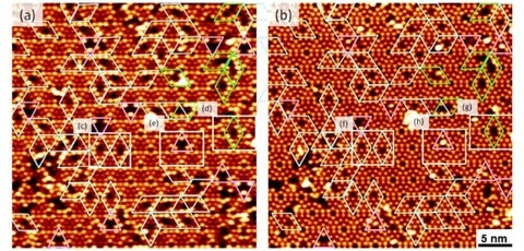 An electron microscope image of a surface on a 5 nm scale.