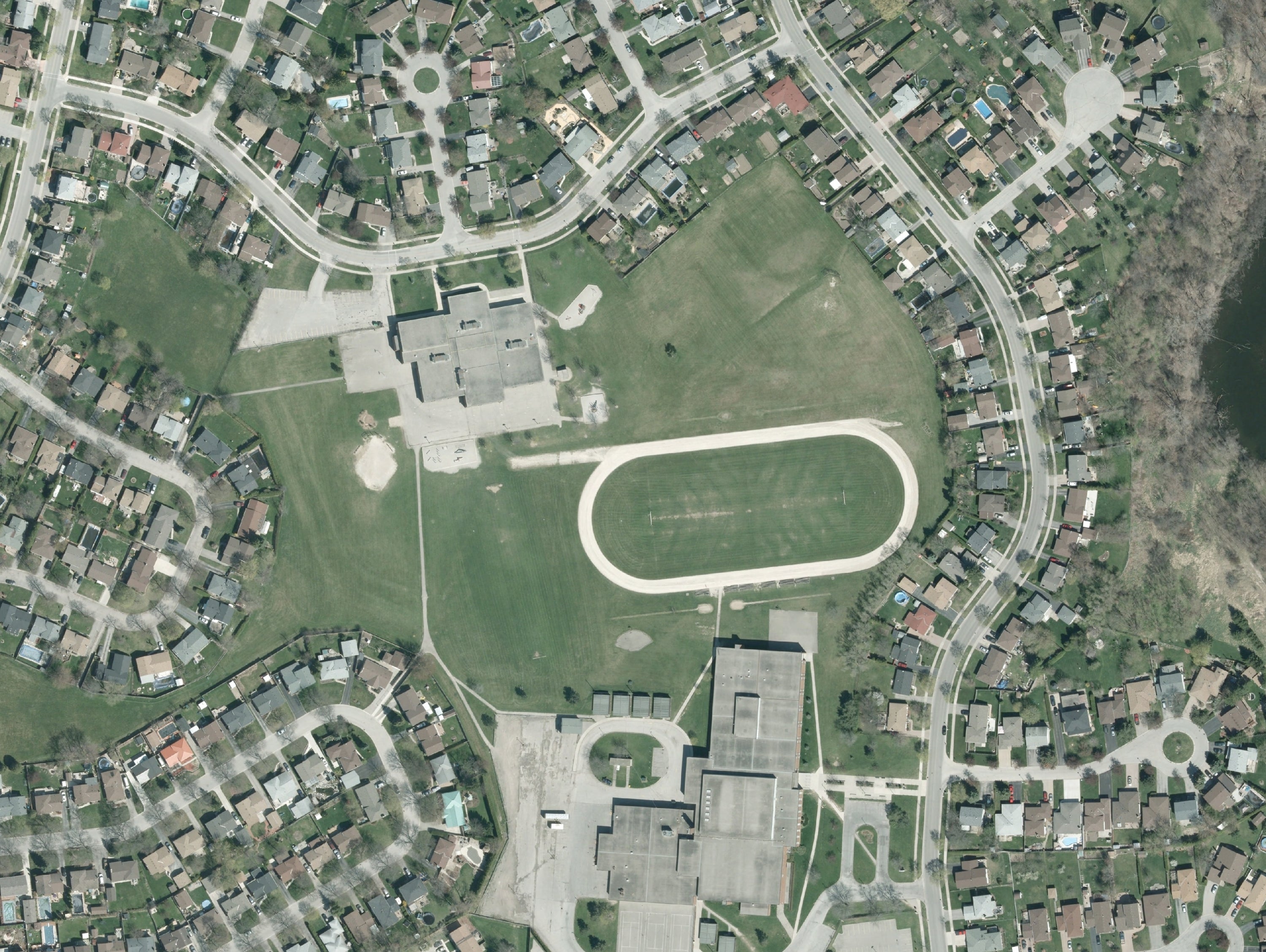 2012 imagery shows Auther Stinger Elementary School in London, Ontario