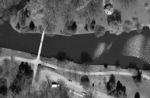Victoria Park, Kitchener (2003) close-up