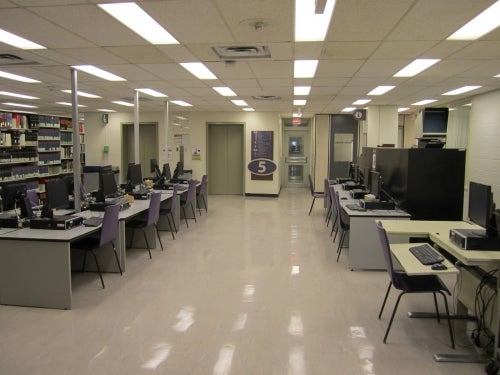 photo shows GIS computers on the 5th floor of the Dana Porter Library