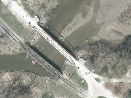 20012 image shows rail and pedestrian bridges in waterloo park