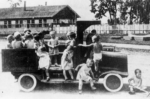 children on car