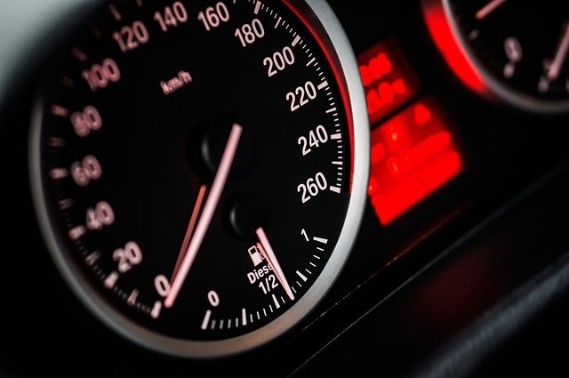 Motor vehicle speedometer