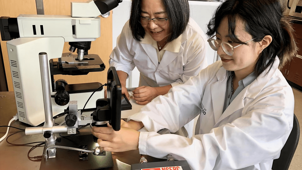 Dr. Carolyn Ren and student Qianying (Alice) Mao