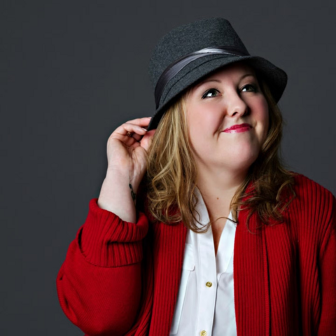 Amanda Kind Headshot Image