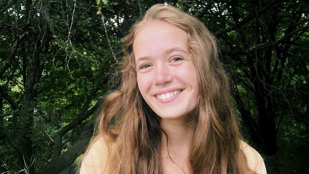 Selah Woelk Headshot Image