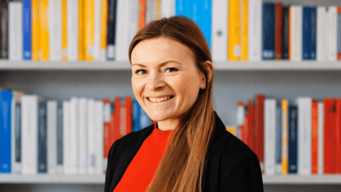 leanne hill head shot