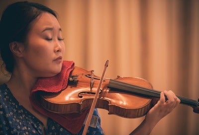Lucy Zhang, violinist