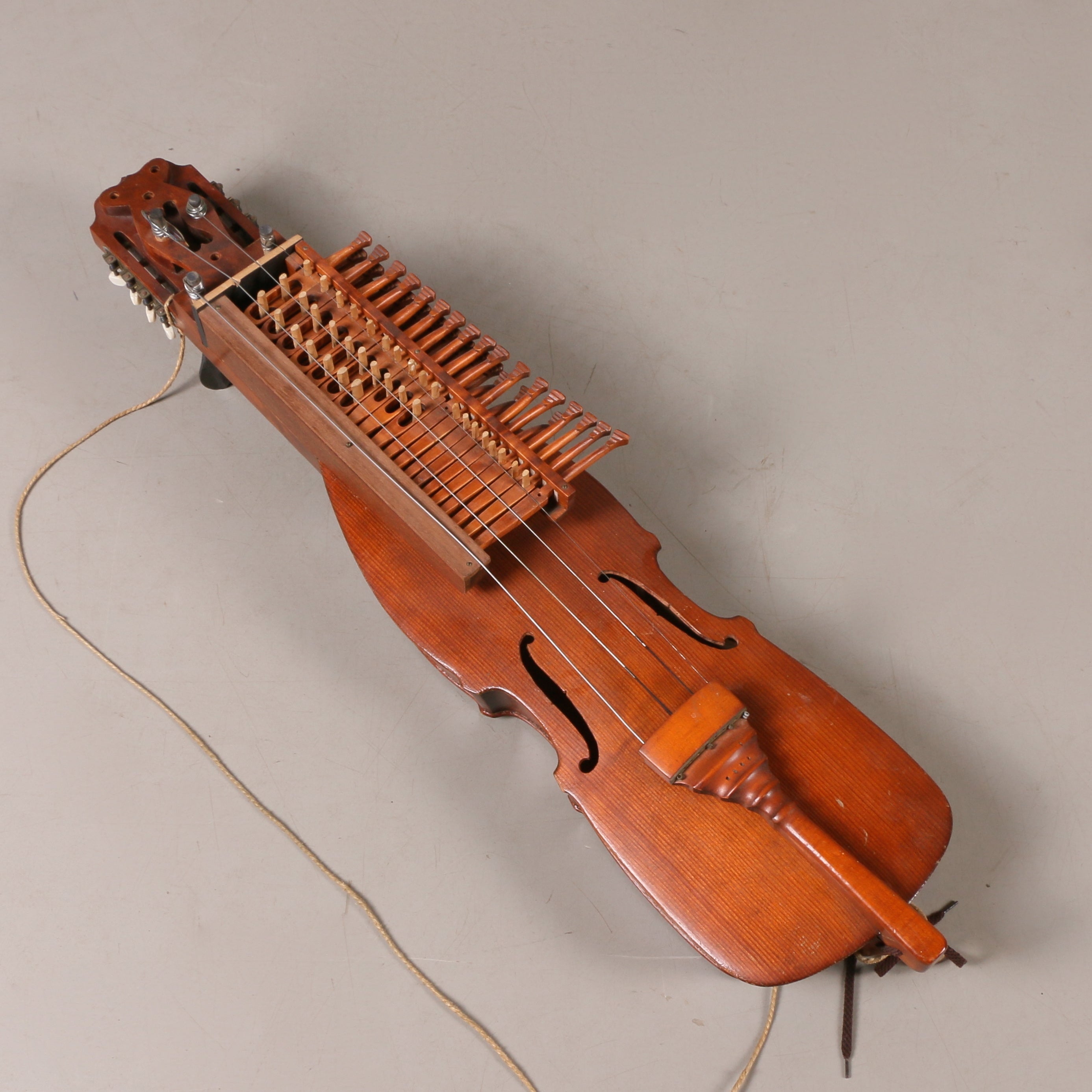 nyckelharpa instrument