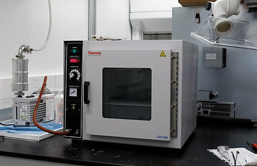vacuum oven