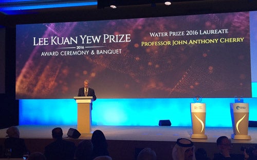 John Cherry accepting the 2016 Lee Kuan Yew Water Prize