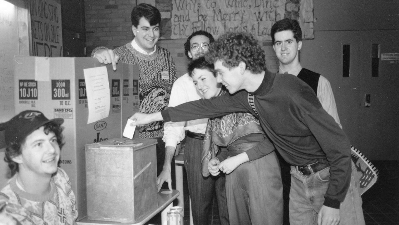 Students vote for WEEF in 1990