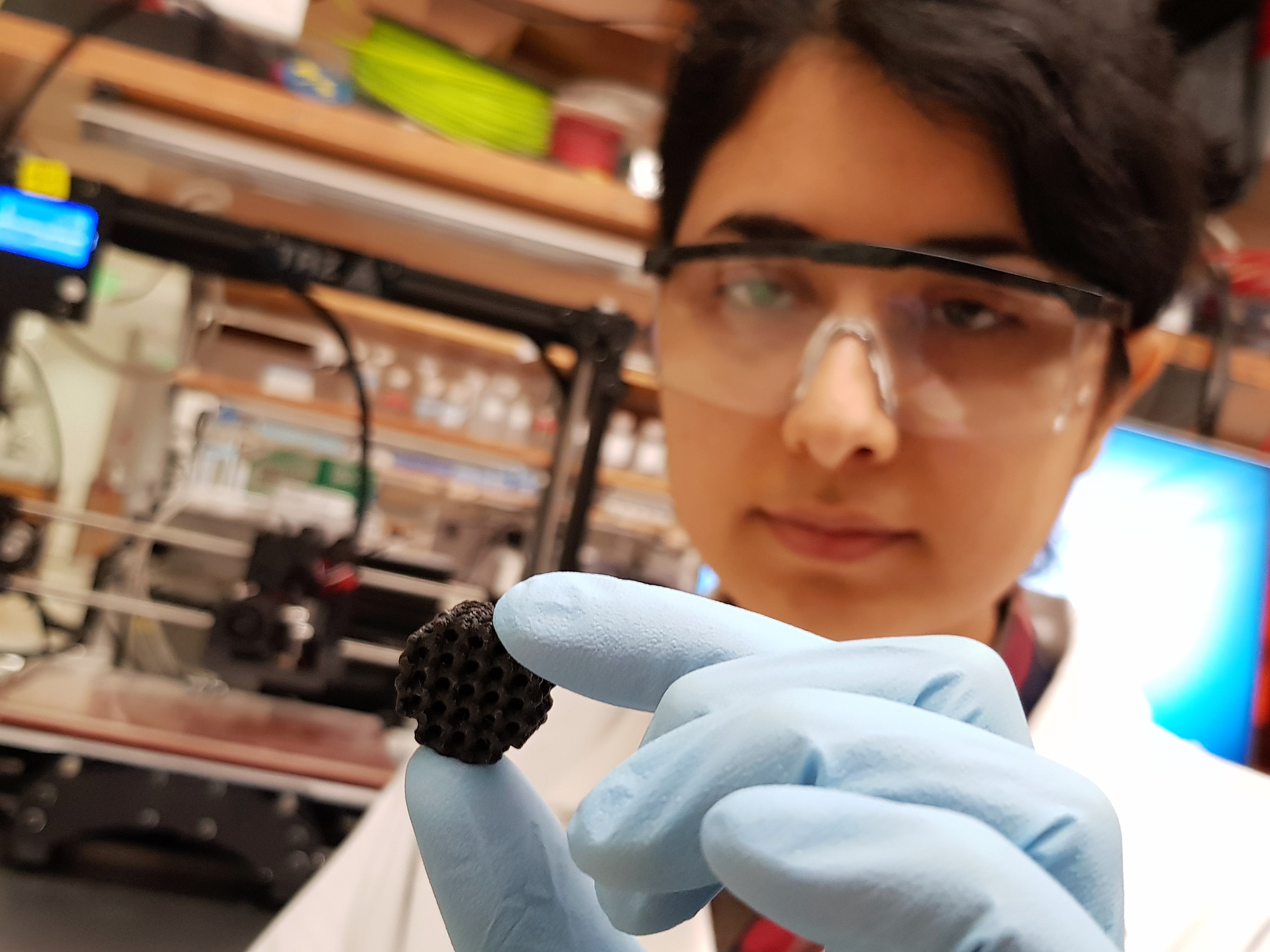 PhD student Elham Davoodi led a project to develop a new sensing material using nanotechnology and 3D printing.