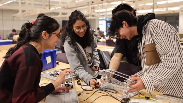 Students in the IDEAs Clinic