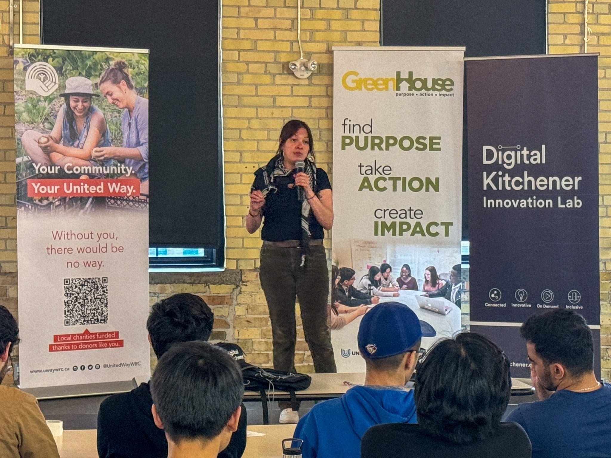 Lily Viggiano presenting each group in the GOODHack24 challenge