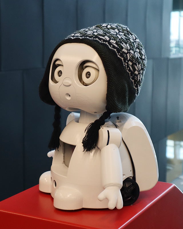 Mirrly, the social robot to help with amblyopia treatment