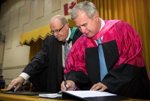 Tom Jenkins receives honorary uWaterloo degree