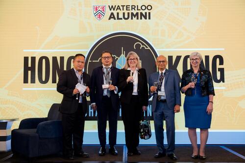 Hong Kong Chapter executives make a toast with alumni and Univesrity leaders at the 2023 dinner