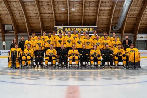 Warriors men's hockey team photo