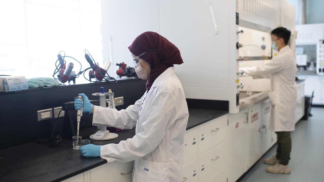 Researcher working in a lab 