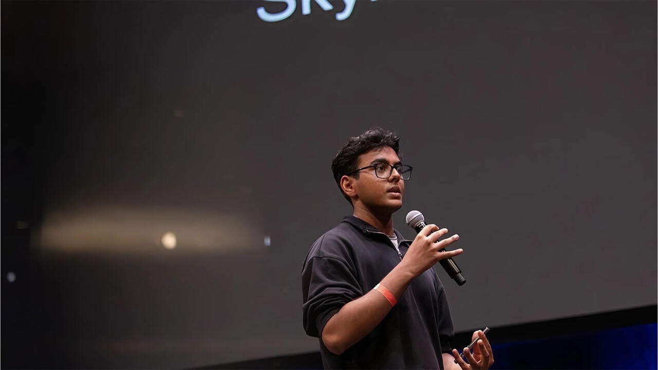 Rajan Agarwal presenting at Hackathon