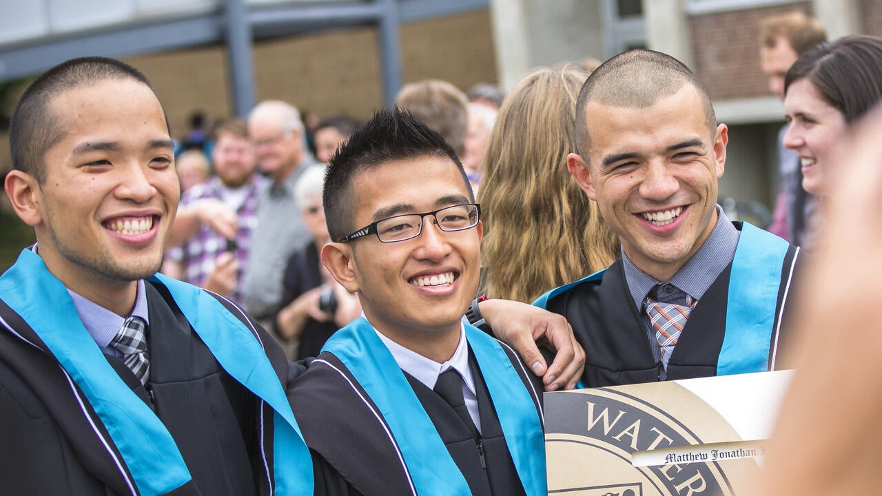 Students pose for a photo at convocation