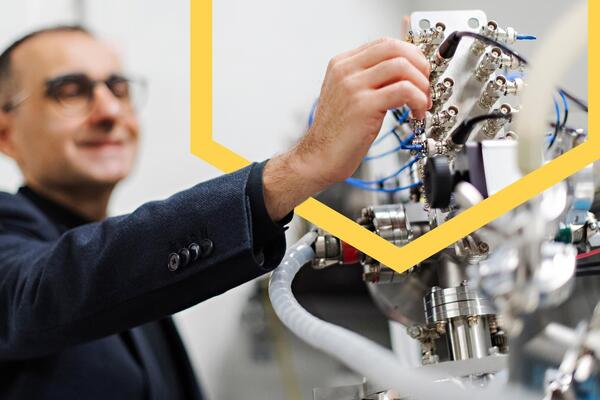 Dr. Raffi Budakian in his lab with equipment