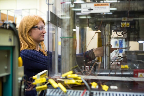 Student working in a crash lab