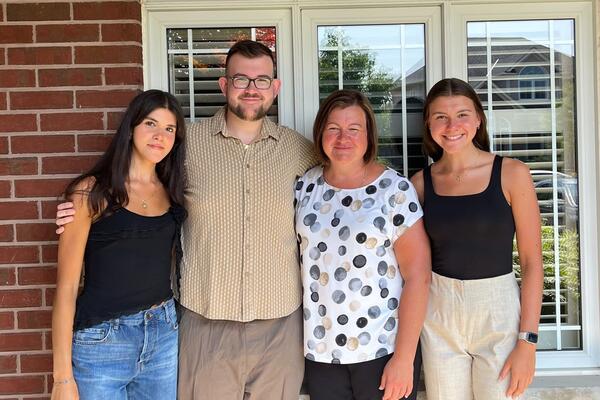 From left to right: Anteja Cubelic, Nikola Cubelic, Susan Cubelic and Viktoria Cubelic  