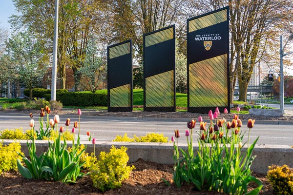 UWaterloo sign at University Ave entrance