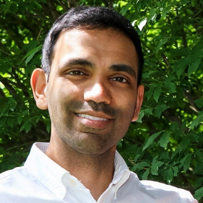Dr. Ali Qamar