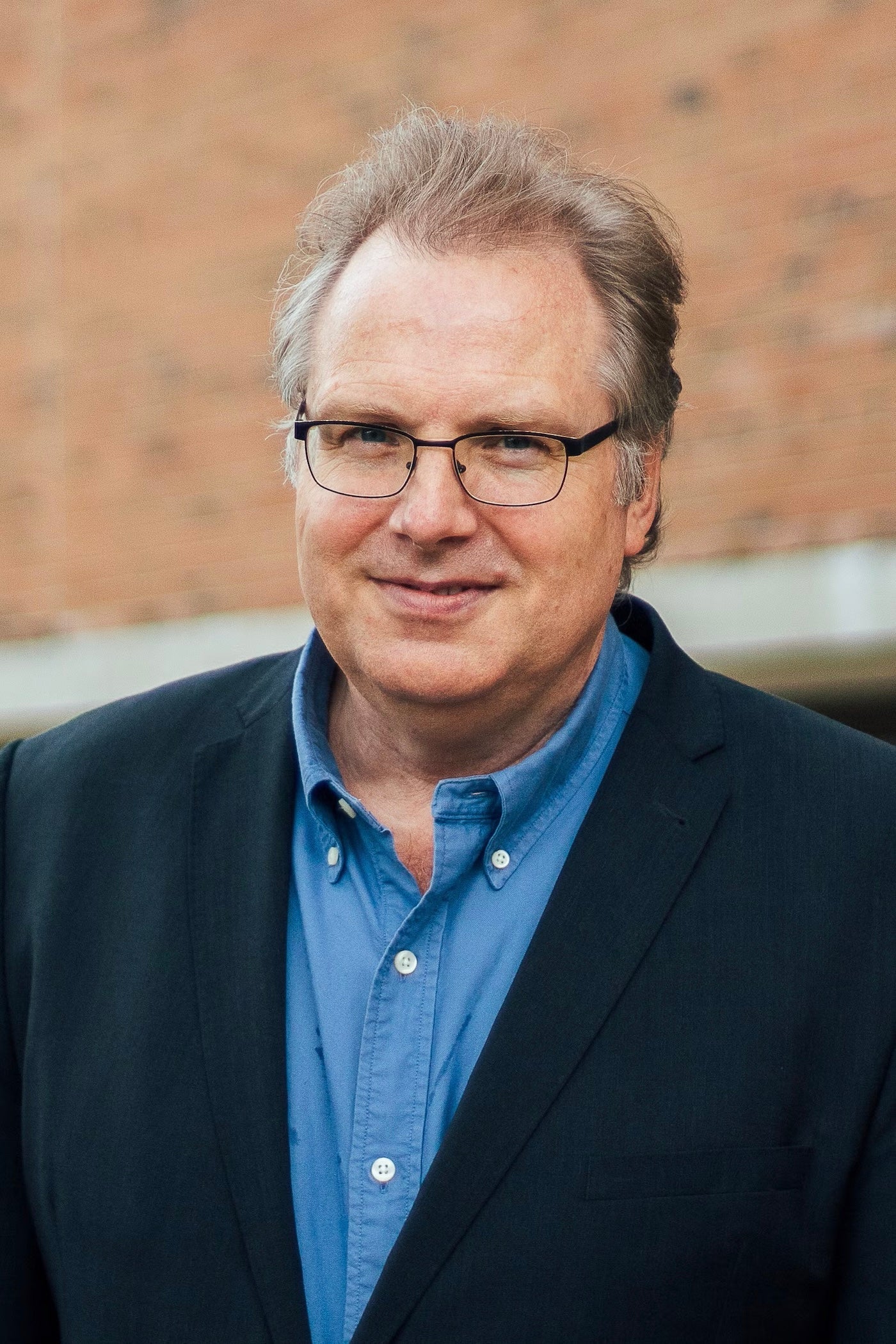 Head and shoulders image of Dr. Roy Brouwer, economics professor