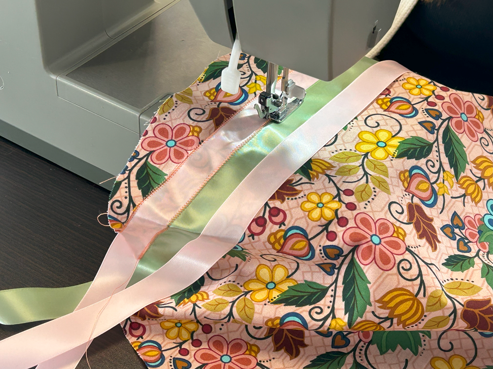 Sewing a moss bag.