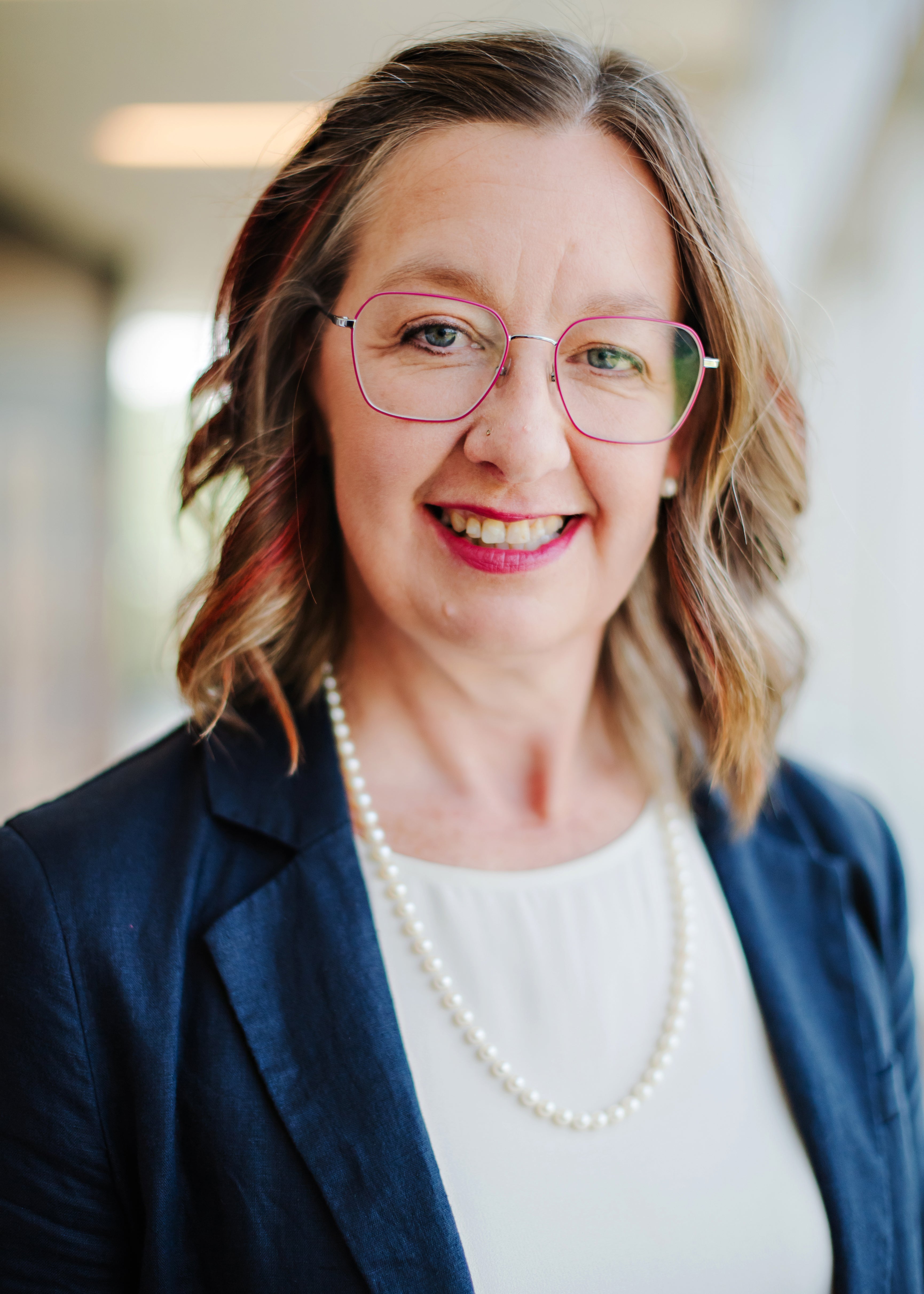 Dr. Jennifer Lynes Murray