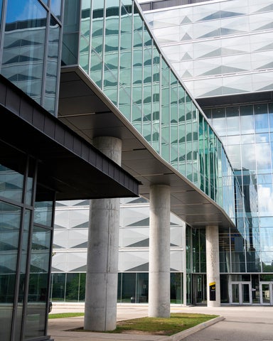 Bridge connecting Pearl Sullivan Engineering Building
