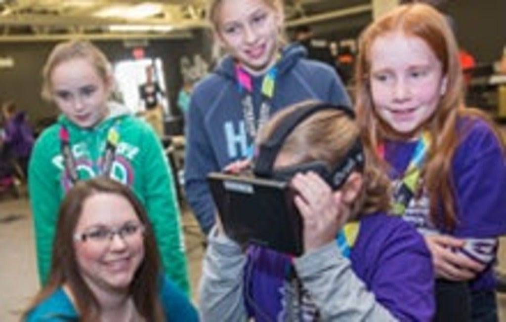 Jennifer Irwin, UWaterloo Engineering at an Engineering outreach event
