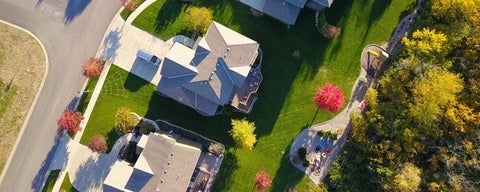 Overheat shot of houses in the suburbs 