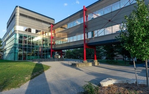 Bridge between Waterloo's Davis Center and M3