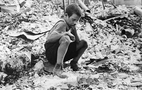 Polish by in ruins of Warsaw 1939