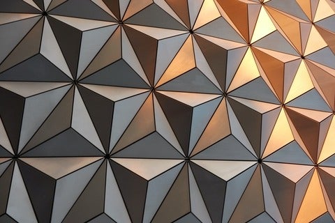 Geometric triangle design