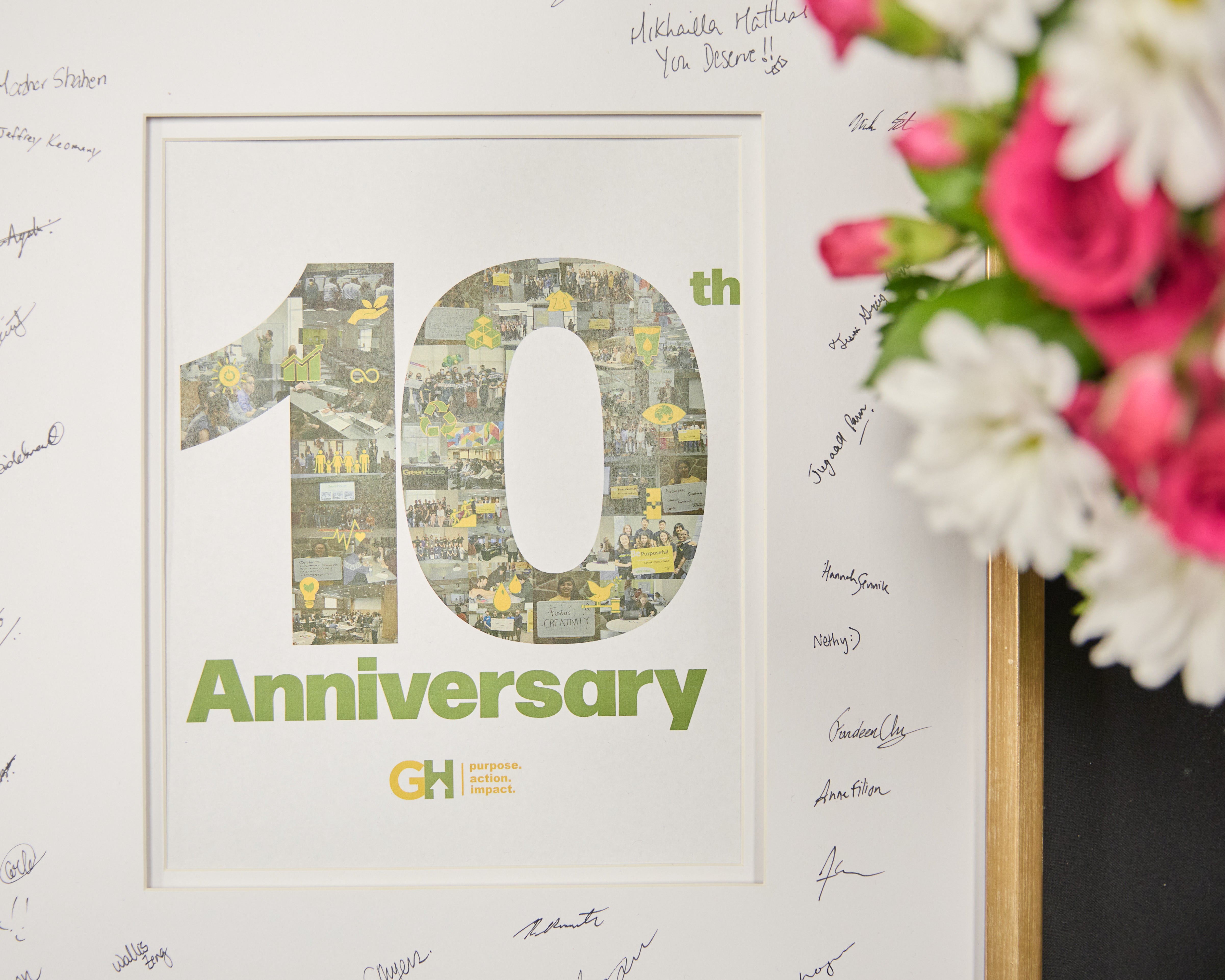 Welcome sign that reads "10th anniversary"