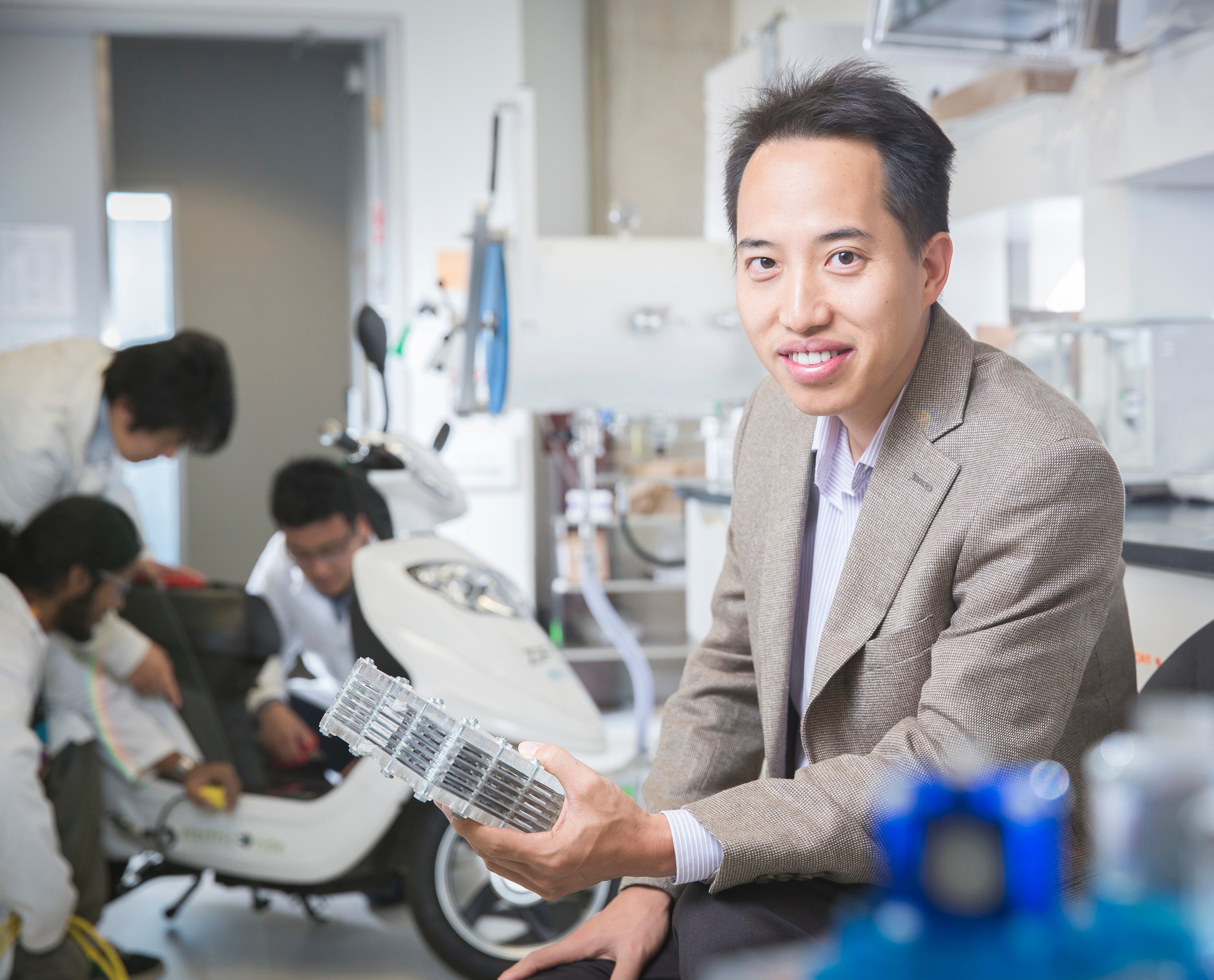 Zhongwei Chen
