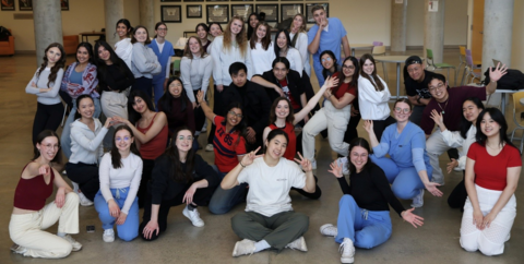 Class of 2027 take an infomal group photo